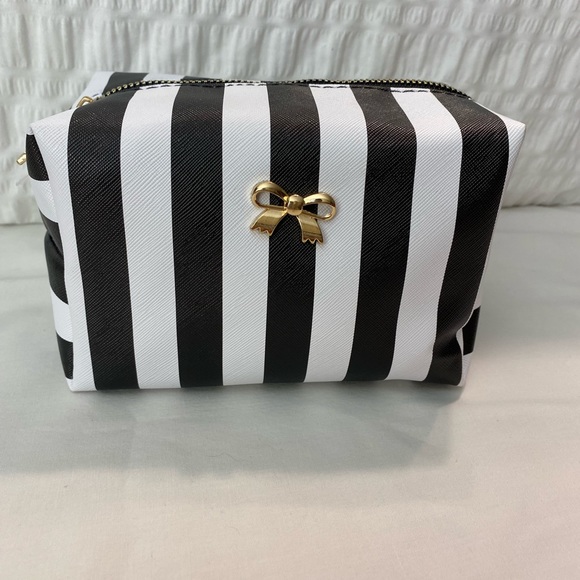 Black and White 6x4 Inch Makeup Bag Brand New Tags Have Fallen Off. See Photos - Picture 1 of 4